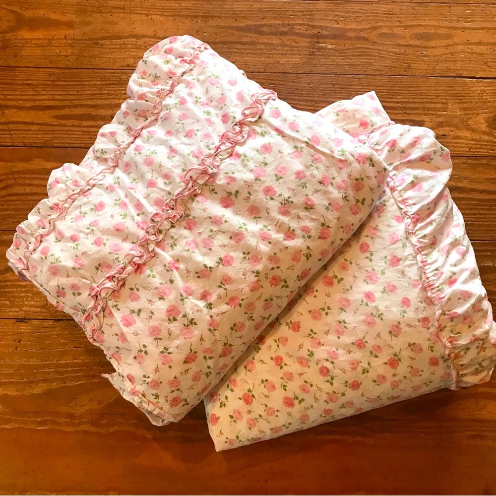 Pair of Matching Twin Coverlet Bedspreads Pink Floral Shabby Chic Summer Cottage
